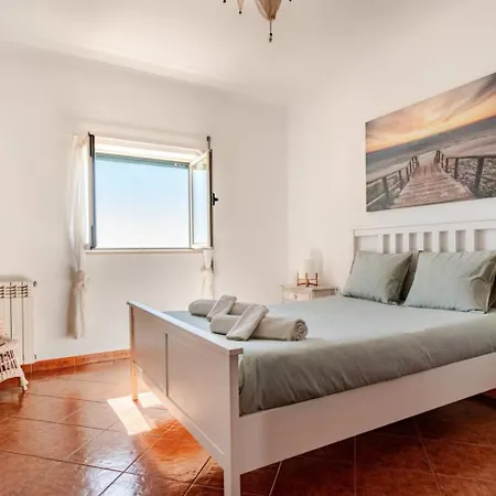 Arrifana With Balcony And Sea View Apartment